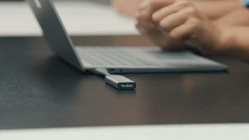 Yealink MVC860 chia sẻ nội dung chỉ với một chạm
