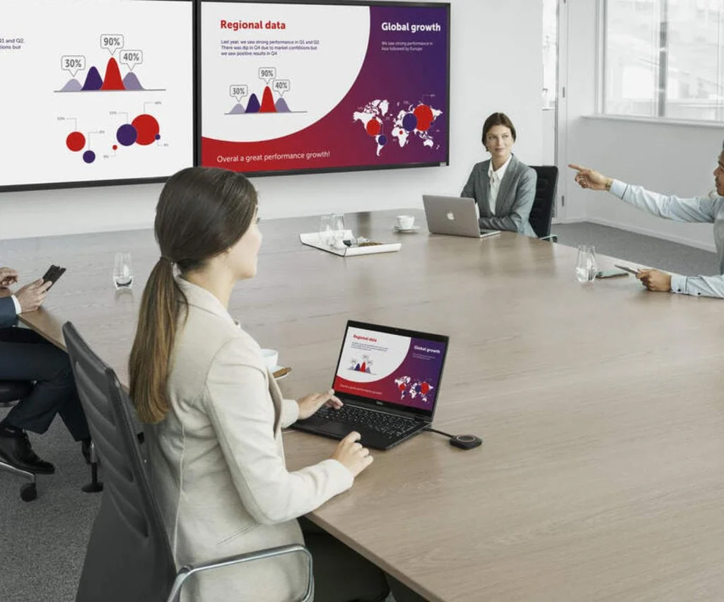 Barco ClickShare C-10 Gen2 Chia sẻ đồng thời 2 nội dung trên cùng màn hình