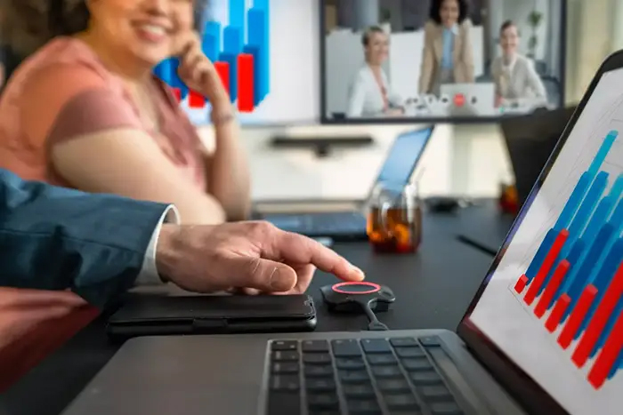 Barco ClickShare CX-30 Gen2 kết nối hội nghị không dây chỉ với một chạm